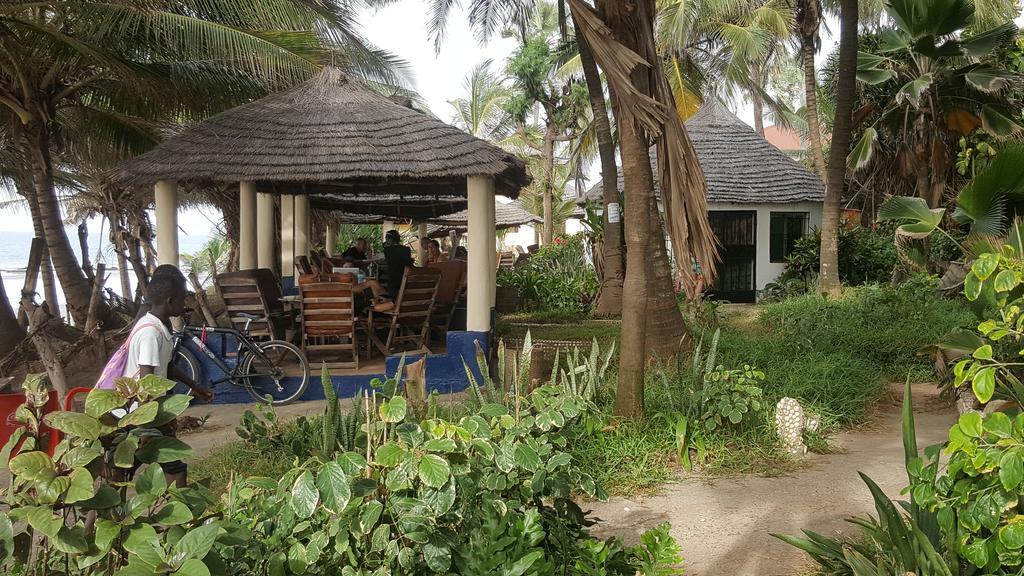 Leybato Beach Hotel Fajara Екстериор снимка